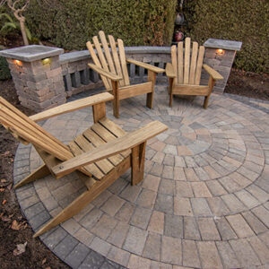 Cobble Rotundo Stone with Wood Chairs