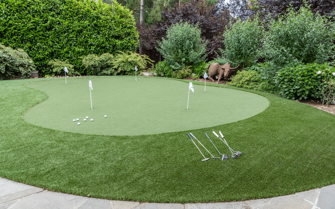 “Transform Your Backyard: A DIY Guide to Building Your Own Putting Green”