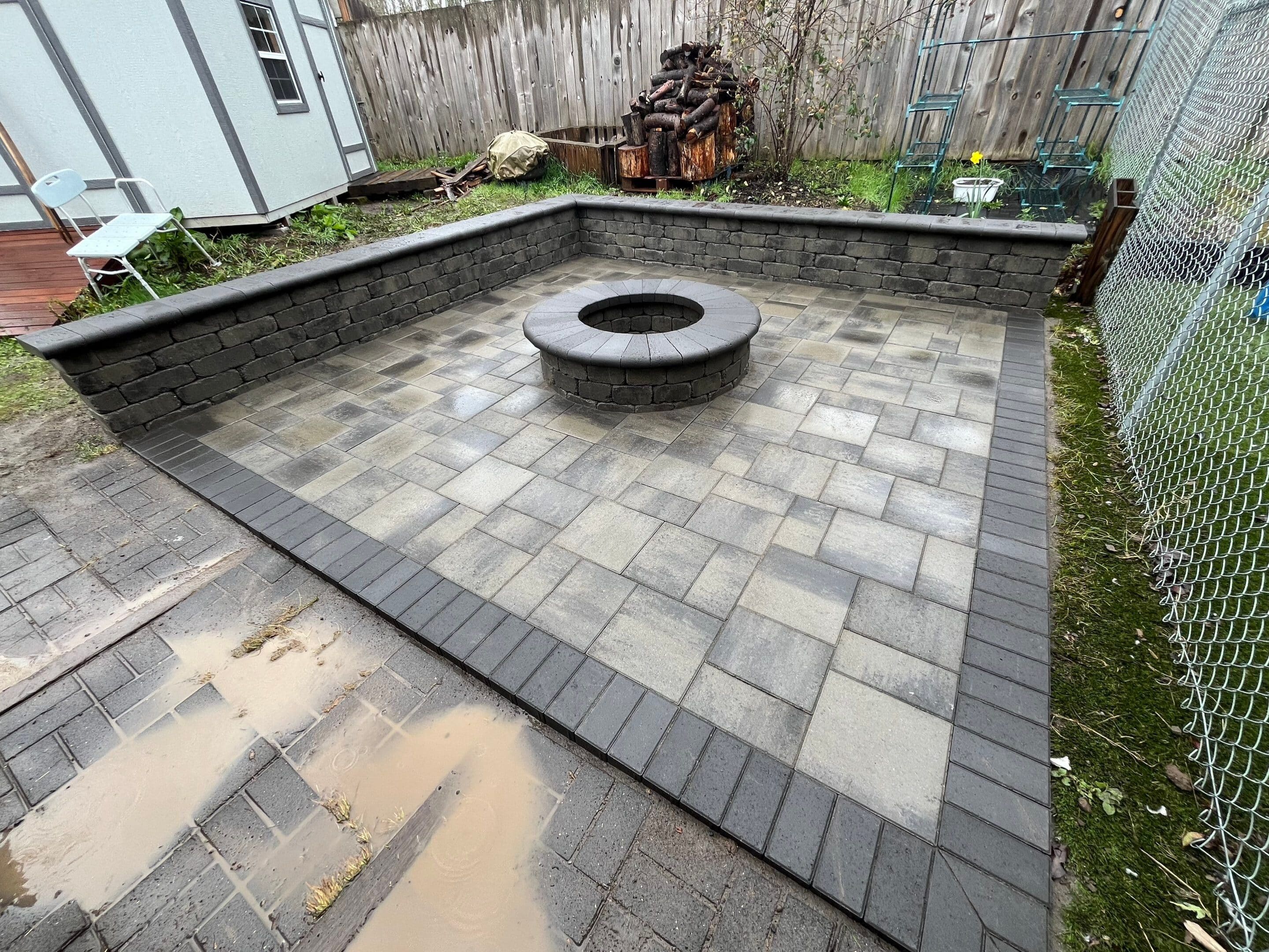 Seat wall with fire pit