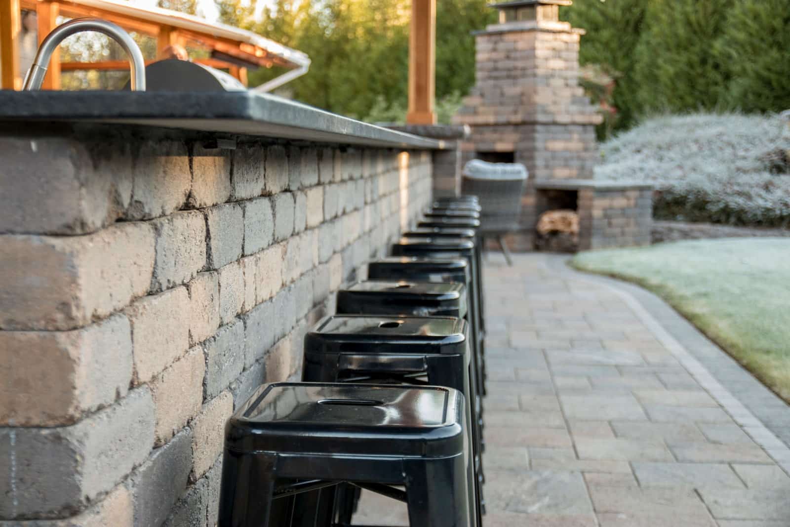 Custom outdoor kitchen by Sta-Built Construction Pacific Northwest