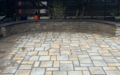 Outdoor Living 3 Paver Patio and Walkway in Portland, OR: 1,004 Sq Ft With a Curved Seat Wall